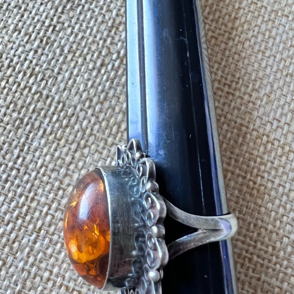 Amber .925 Sterling size 7” Ring Vintage  Large Amber Full of Inclusion. - Picture 5 of 10